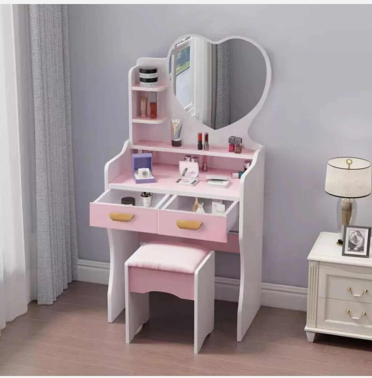 Postazione Trucco con Specchio a Cuore, Postazione Make up